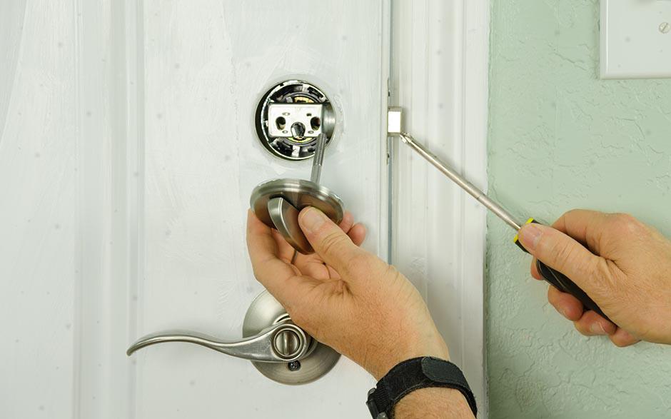 changer serrure porte blindée Avon